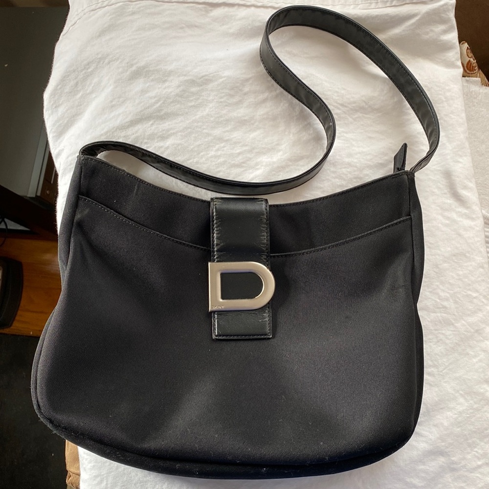 Vintage DKNY Shoulder bag (Black) with Magnet clip